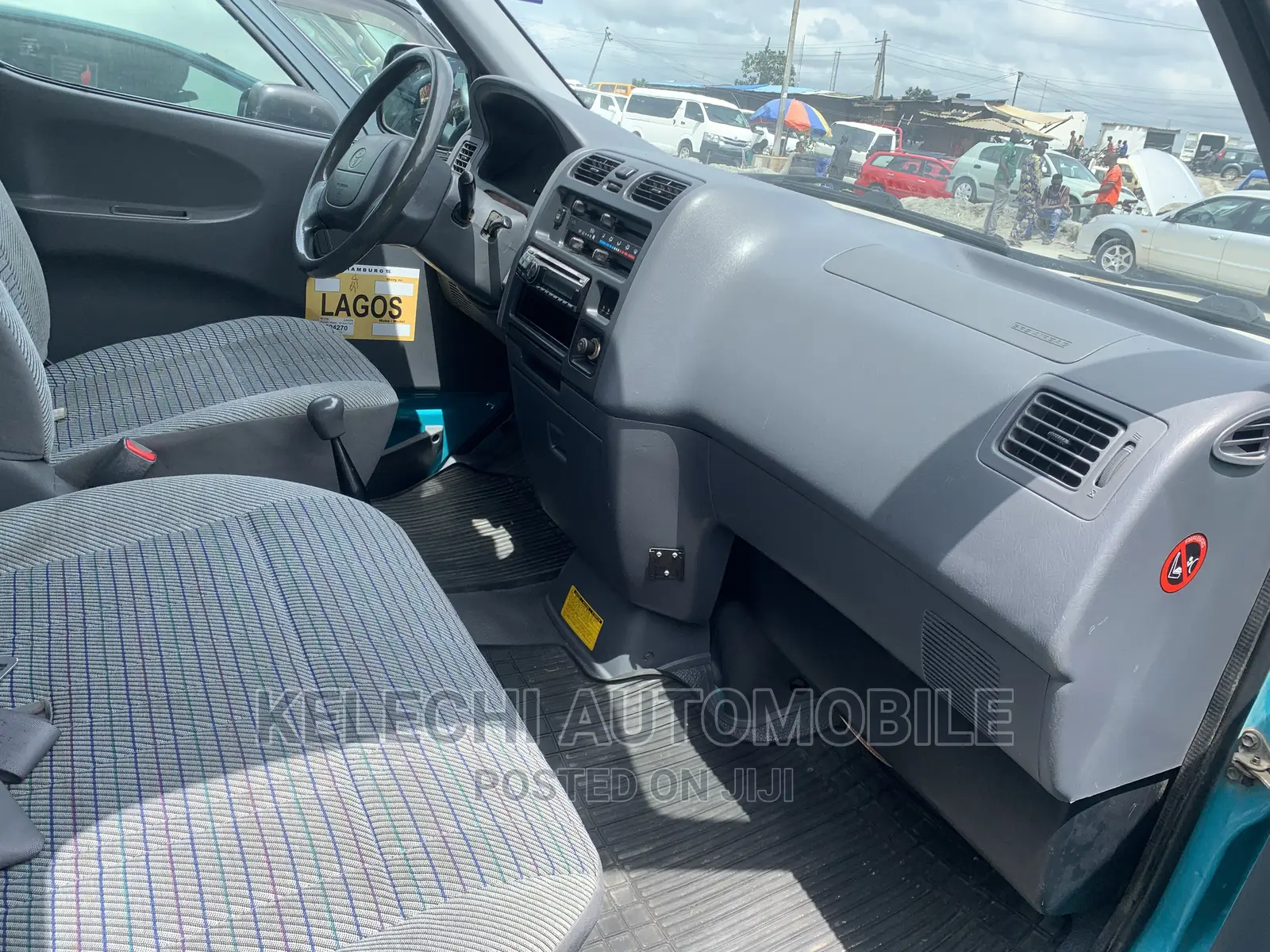 Toyota HiAce 1999 Blue