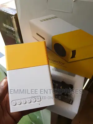 Led Projector That Connect Directly to Phone Using Datacable