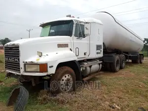 LPG Mac Truck 30 Tons 2002 White