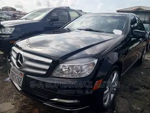 Mercedes-Benz C300 2011 Black