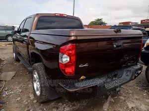 Toyota Tundra 2018 Brown