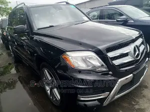 Mercedes-Benz GLK-Class Base GLK 350 4dr AWD 4MATIC (3.5L 6cyl 7A) 2015