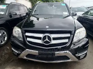Mercedes-Benz GLK-Class Base GLK 350 4dr AWD 4MATIC (3.5L 6cyl 7A) 2015