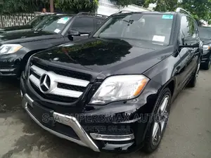 Mercedes-Benz GLK-Class Base GLK 350 4dr AWD 4MATIC (3.5L 6cyl 7A) 2015