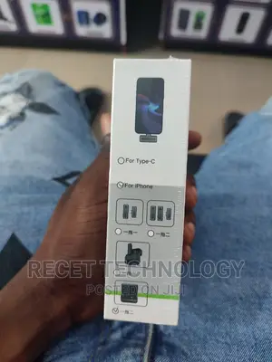 iPhone Single Wireless Microphone With Charging Case
