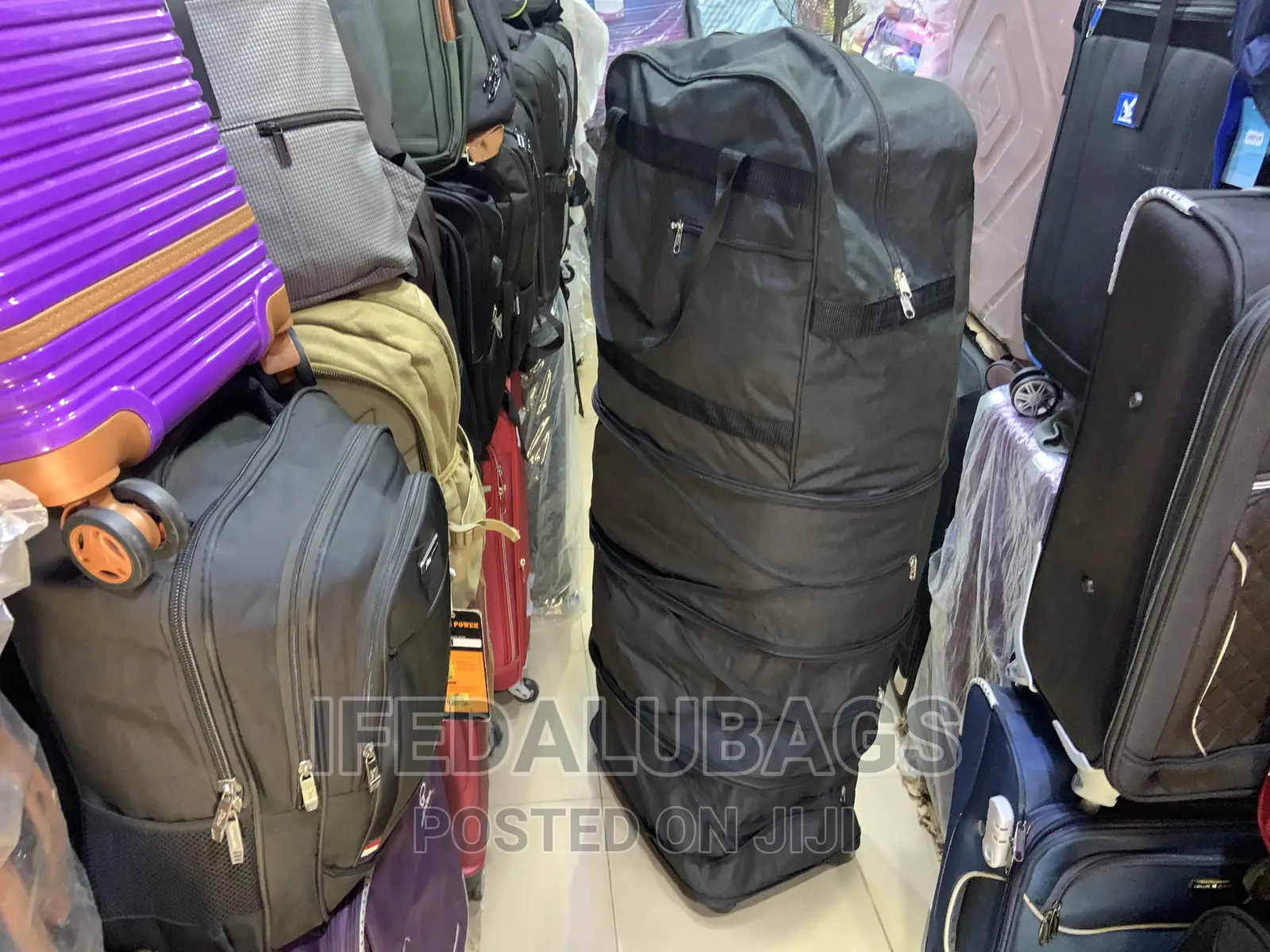 Biggest Size Weightless Collapse-Able Bag With 5 Wheels
