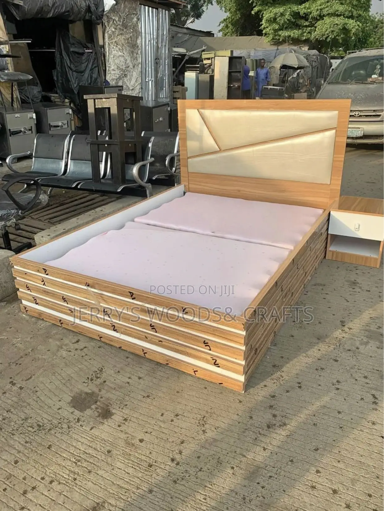 4/Half by 6 Bedframe