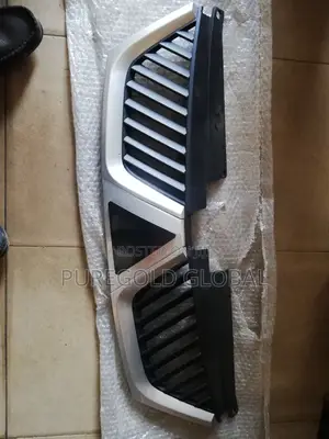 Outlander 08 Front Grille