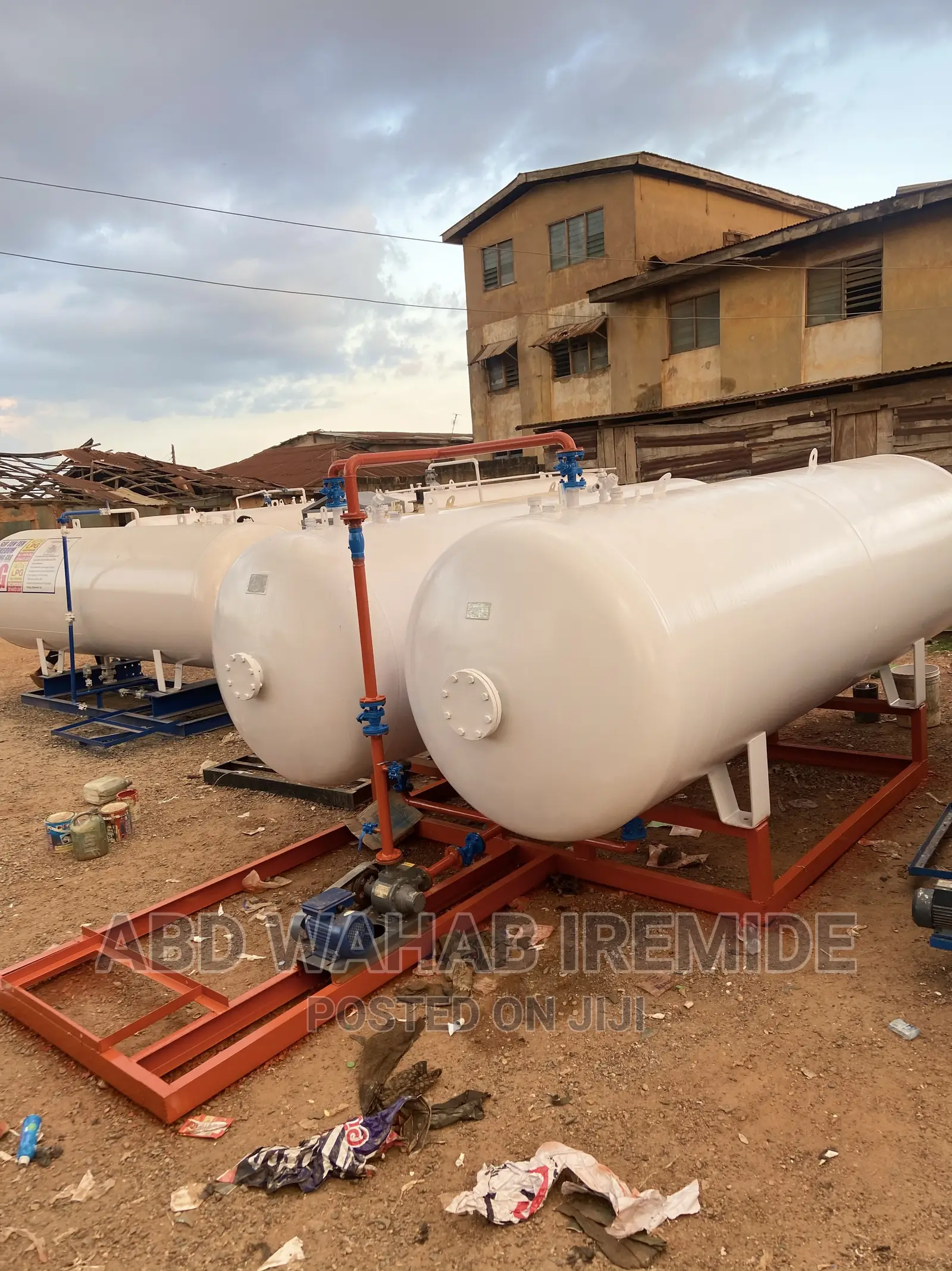 Gas Tanks and Dispensers