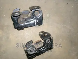 GLE,GLK,ML, C300 Bonnet Catchar