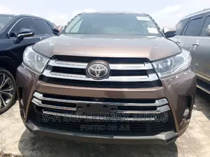 Toyota Highlander Limited Platinum 4x4 V6 (3.5L 6cyl 8A) 2018 Brown