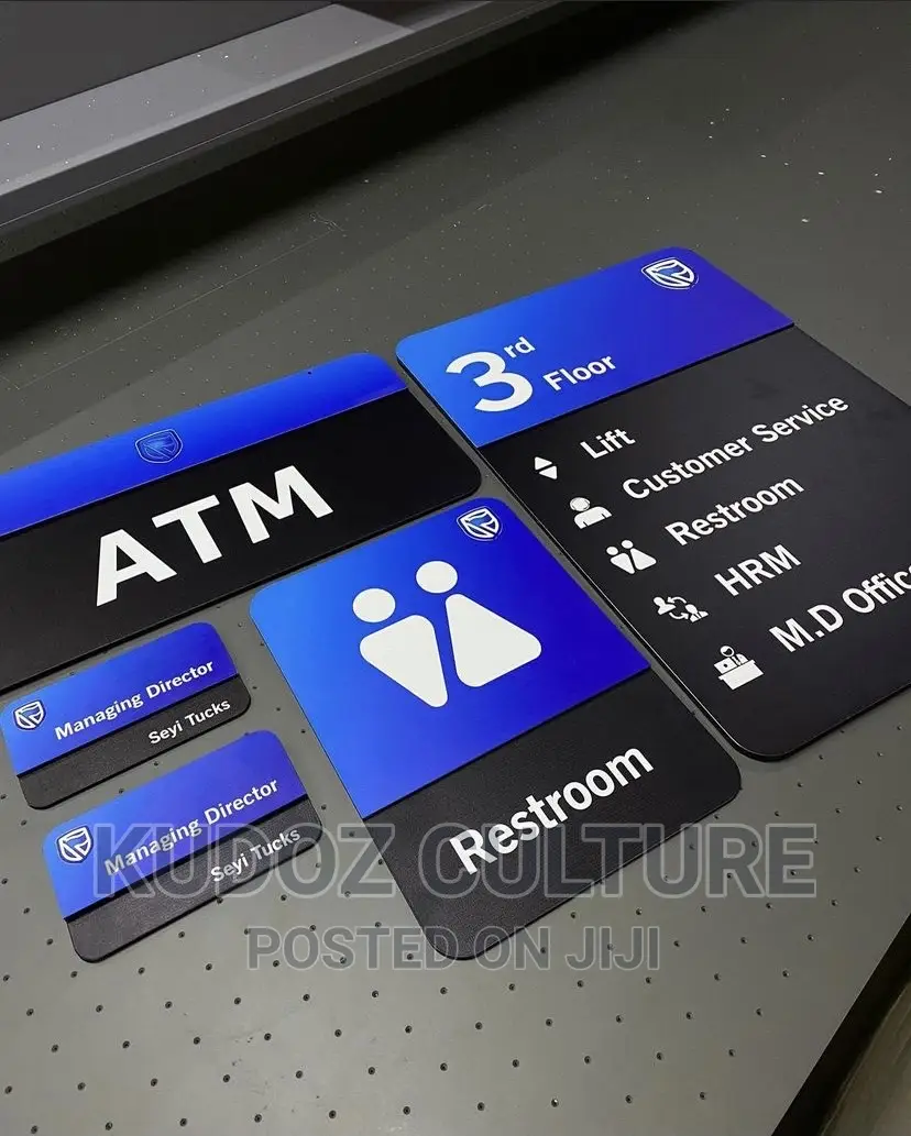 2d/3d Plastic Signage for Brands, Fuel Station, Schools Etc.