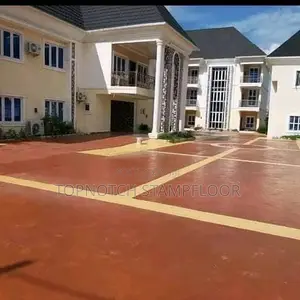 A Floor for a Cool Environment