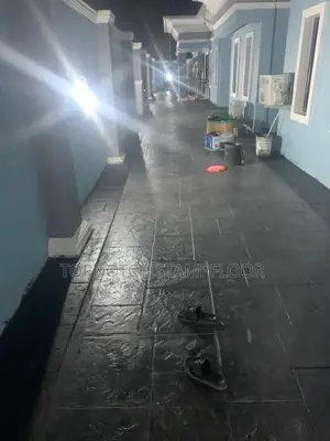 A Floor for a Cool Environment