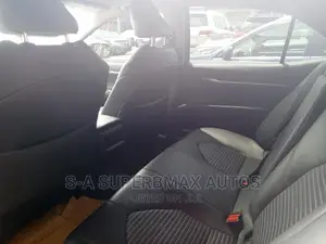 Toyota Camry SE FWD (2.5L 4cyl 8AM) 2018 Red