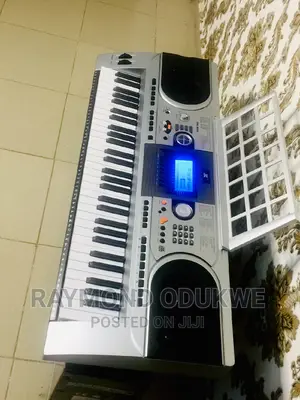Yamaha Keyboard Piano With Touch Response/Splitl