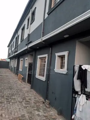 Furnished Mini Flat in Victoria Oyenuga, Omole Phase 2 for rent