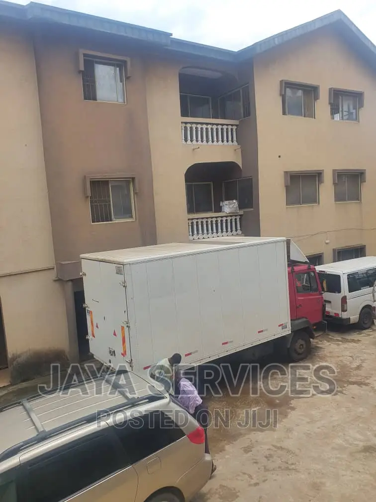 7 Tons Truck Available for Hullage