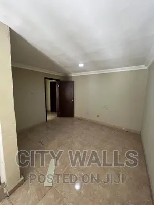 Mini Flat in Chevron for rent