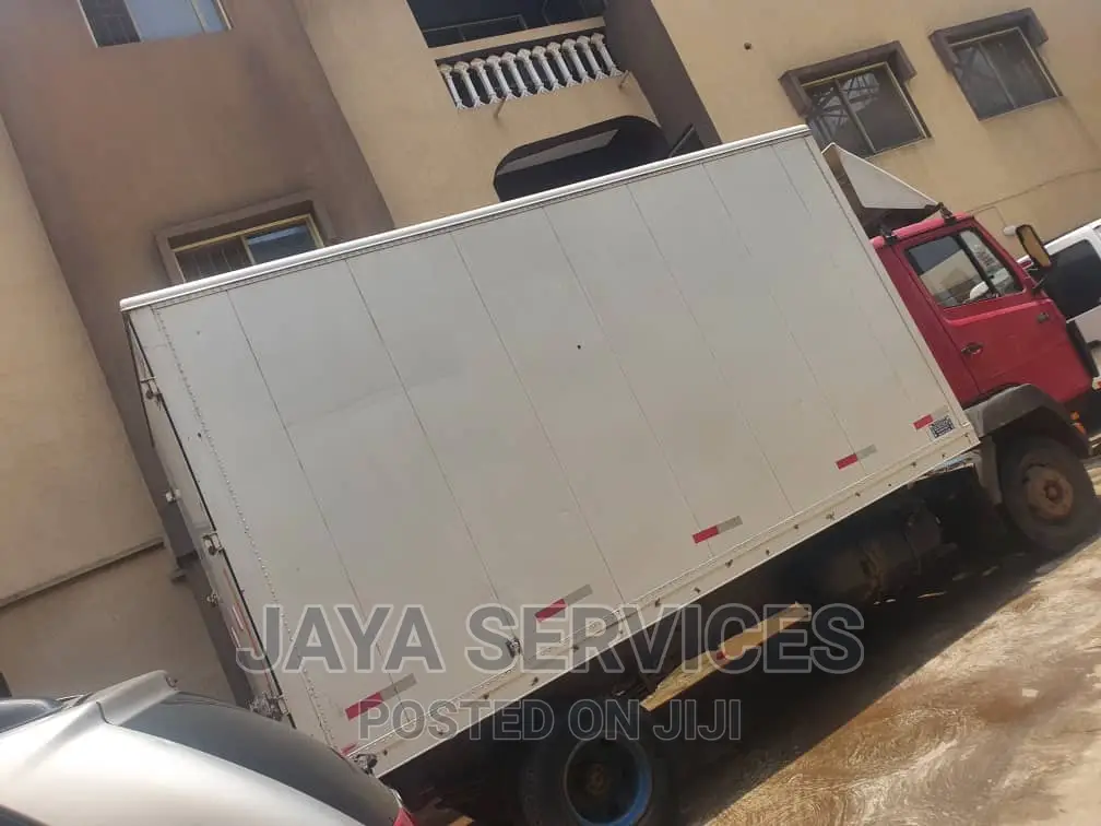 7 Tons Truck Available for Hullage