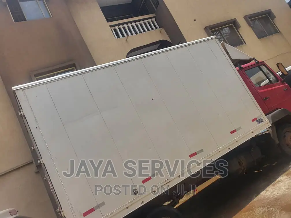 7 Tons Truck Available for Hullage