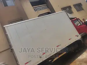 7 Tons Truck Available for Hullage