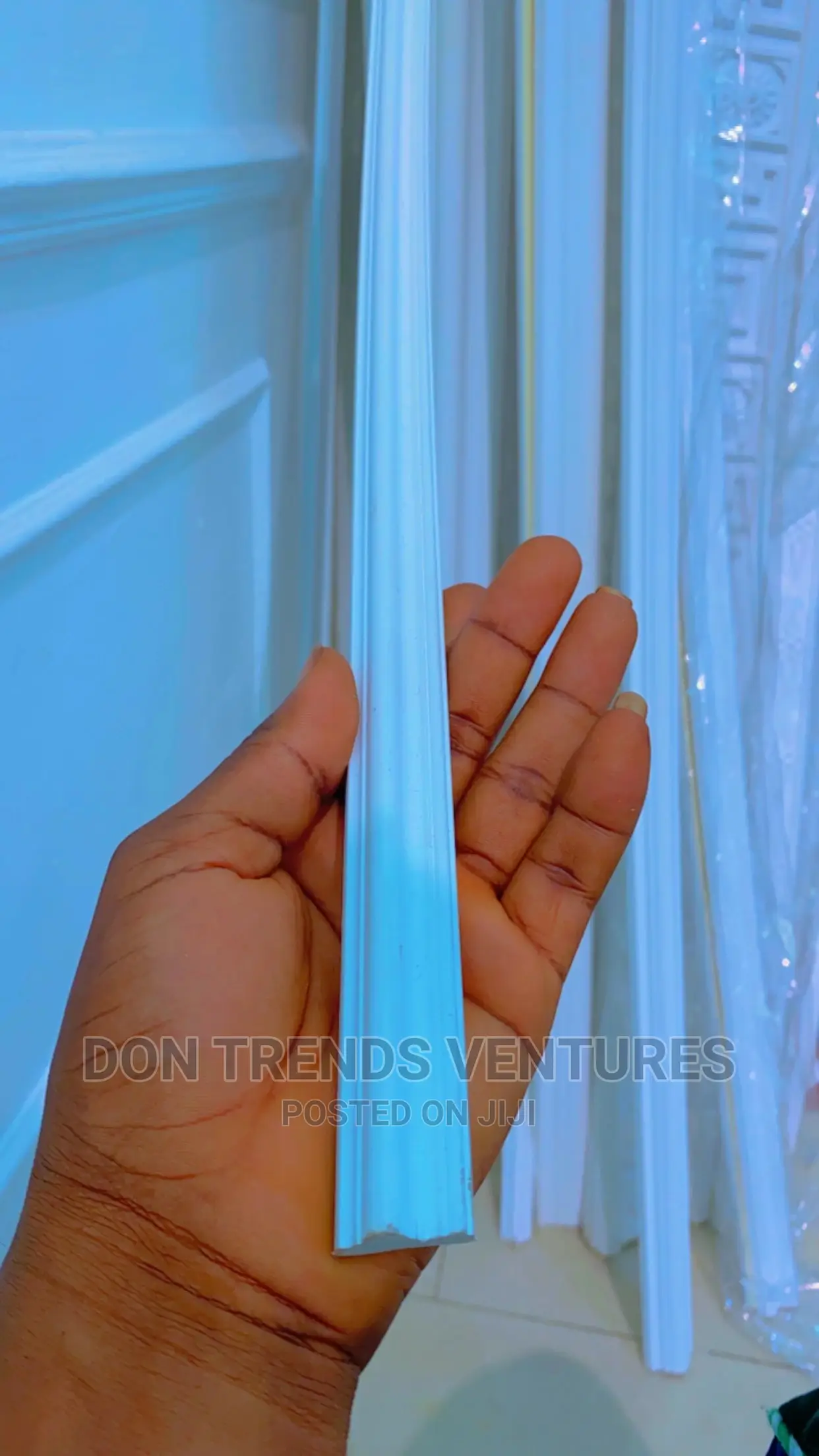 AD241 Wainscoting Cornice