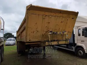 Tipping Trailer Dump