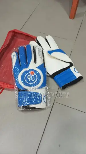 Total 90 Goalkeeper Gloves