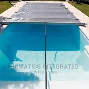 Swimming Pool Cover. Manual Operated.