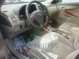 Toyota Corolla 2010 Gold
