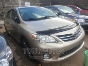 Toyota Corolla 2010 Gold