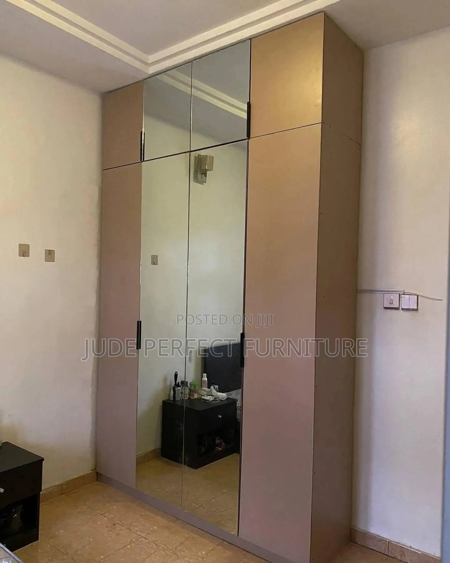 Family Size Wardrobe With Mirror