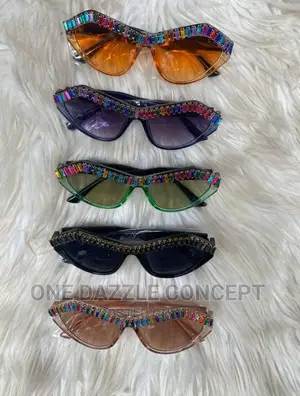 Women Luxury Eyewear/ Sunglasses
