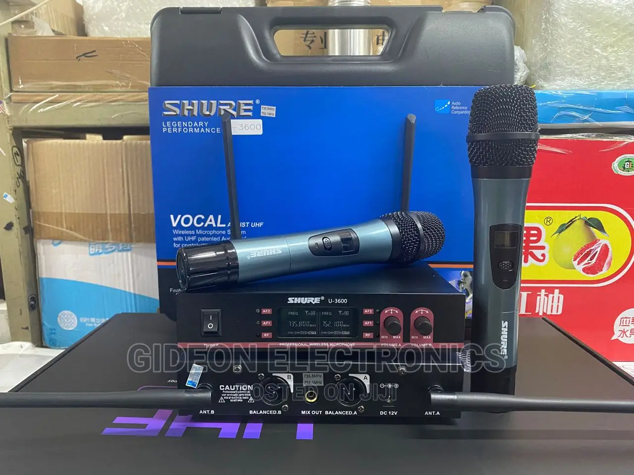 SHURE U-3600 Wireless Microphone