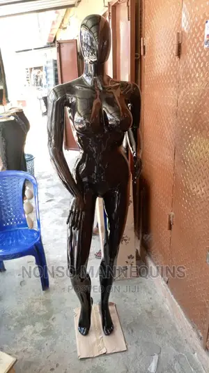 Big Bust Size 12 Glossy Female Dummy