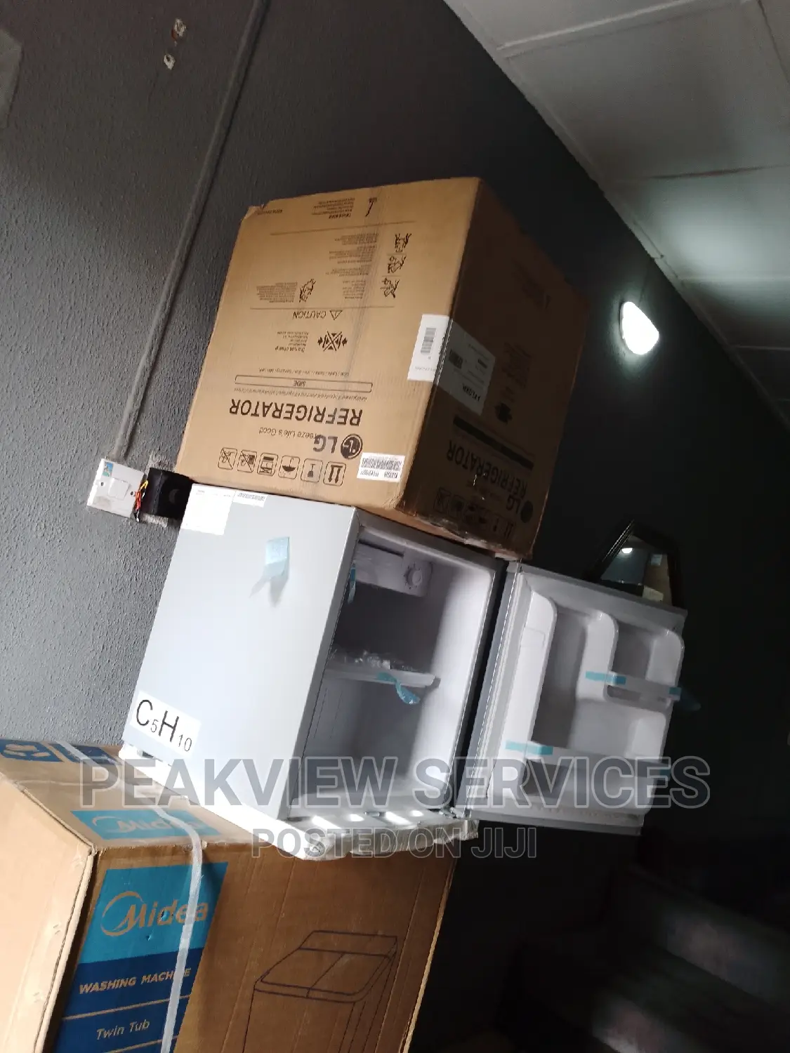 Lg 50l Bed Side Fridge With Shelves+Key Lock