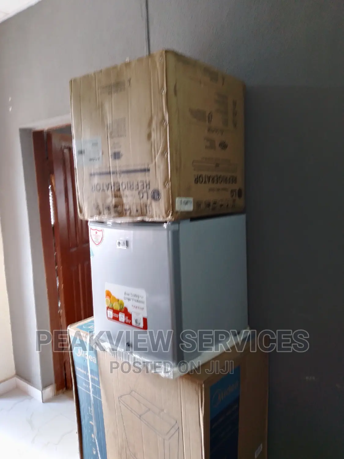 Lg 50l Bed Side Fridge With Shelves+Key Lock