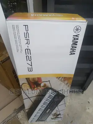 Yamaha PSR-E273 Keyboard