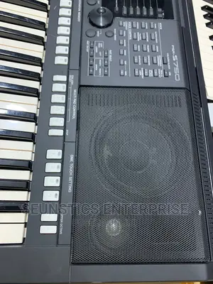 Original Yamaha PSR S750 Keyboard/Piano