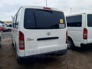 Toyota HiAce 2012 White