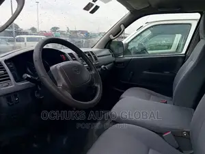 Toyota HiAce 2012 White