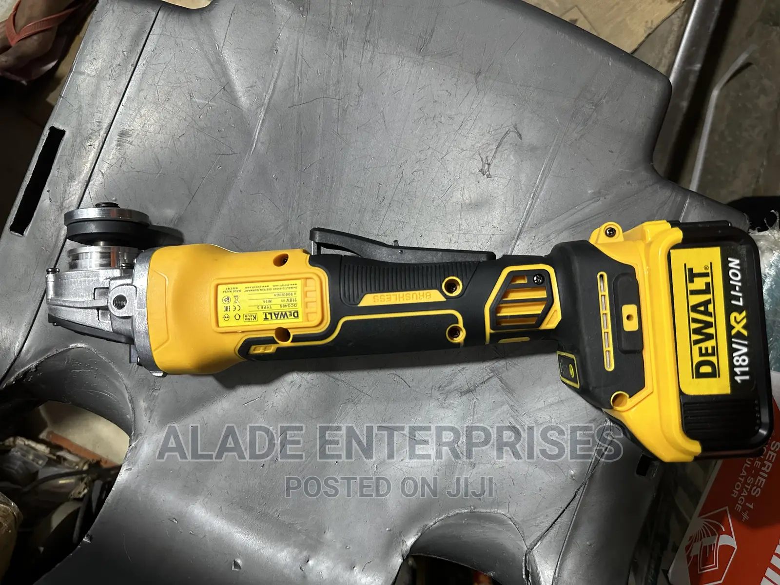 Dewalt 118v Cordless Angle Grinder