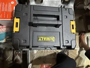 Dewalt 118v Cordless Angle Grinder