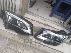 GLA 250 2019 Set of Complete Headlights