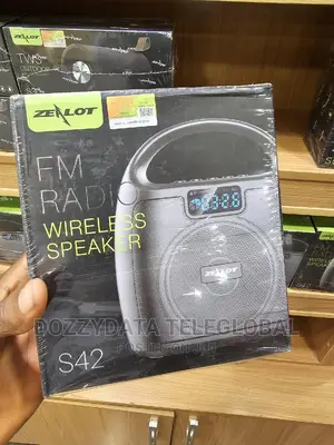 Photo - S42 Portable Bluetooth Sound Box Speaker With Fm Radio