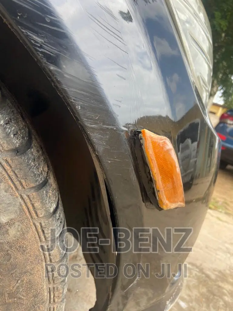 C300 2010 Front Bumper Pointer Light
