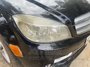 C300 2010 Front Bumper Pointer Light