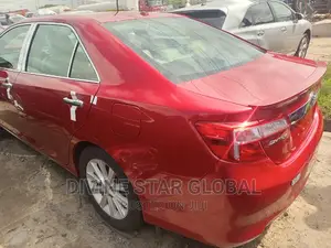 Toyota Camry XLE 4dr Sedan (2.5L 4cyl 6A) 2014 Red