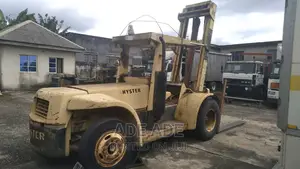 Daf 2100 Flatbed Truck